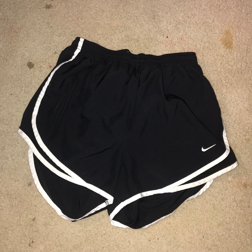 size medium nike shorts